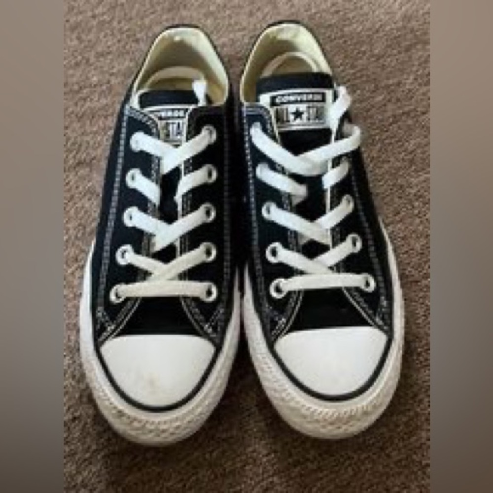 Black low top converse worn twice
